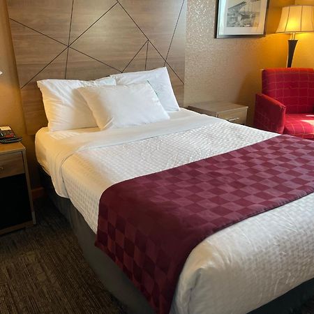 Americas Best Value Inn Lynnwood Bagian luar foto