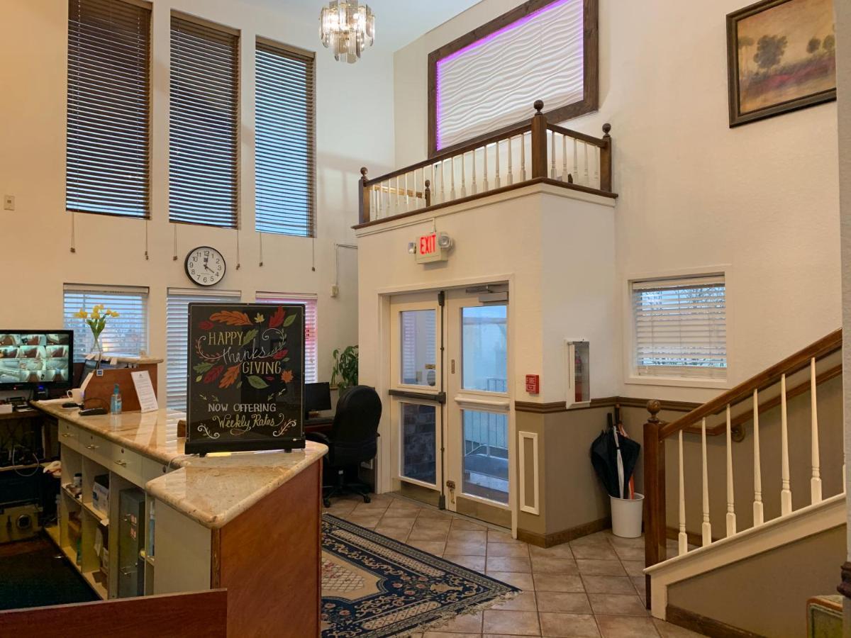 Americas Best Value Inn Lynnwood Bagian luar foto