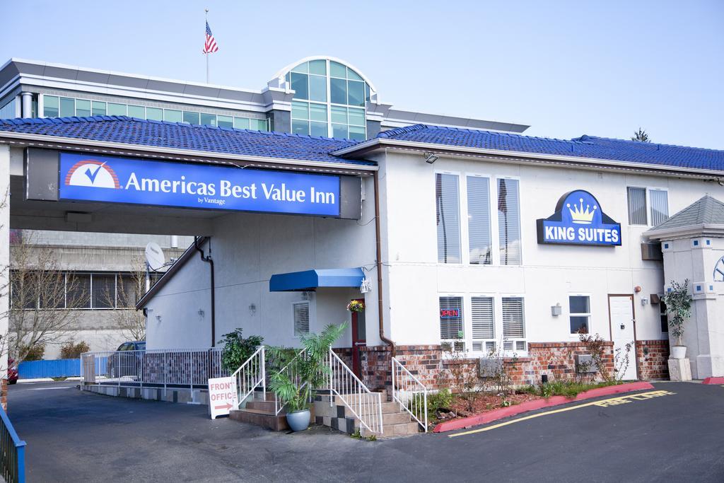 Americas Best Value Inn Lynnwood Bagian luar foto