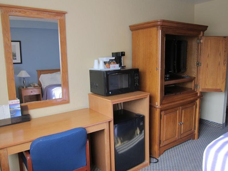 Americas Best Value Inn Lynnwood Bagian luar foto