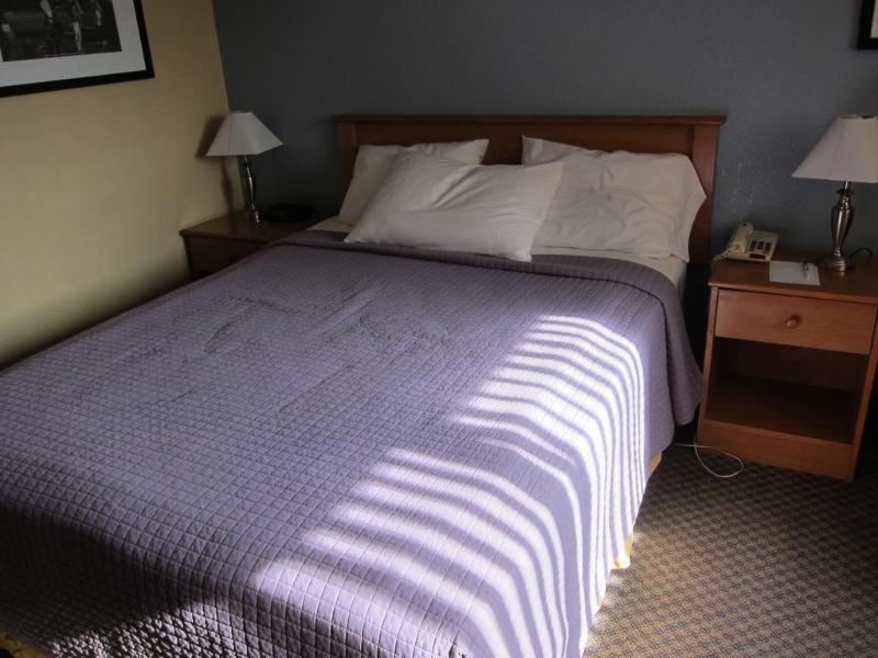Americas Best Value Inn Lynnwood Bagian luar foto