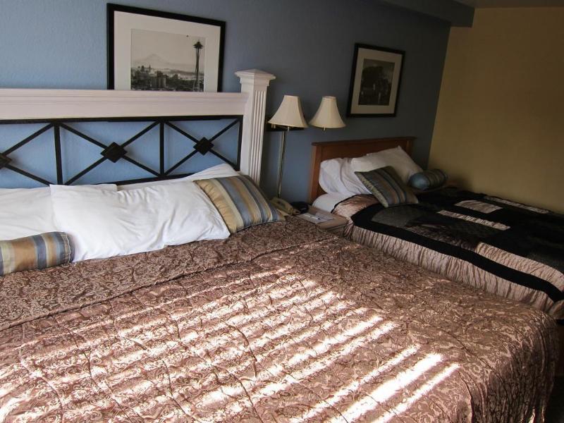 Americas Best Value Inn Lynnwood Bagian luar foto